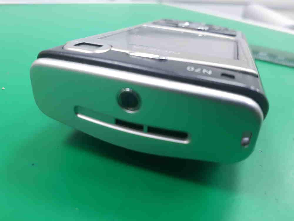 

Мобильный телефон смартфон Б/У Nokia N70