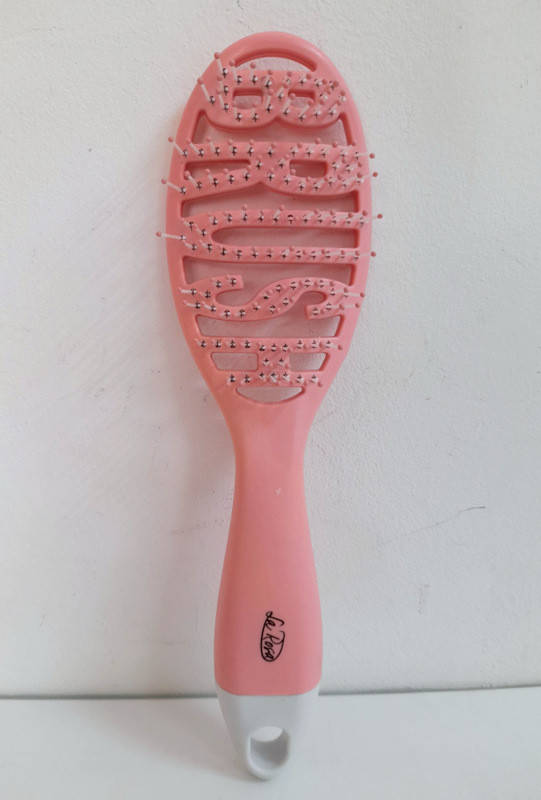 

Щетка для волос продувная La Rosa пластмассовая 9520