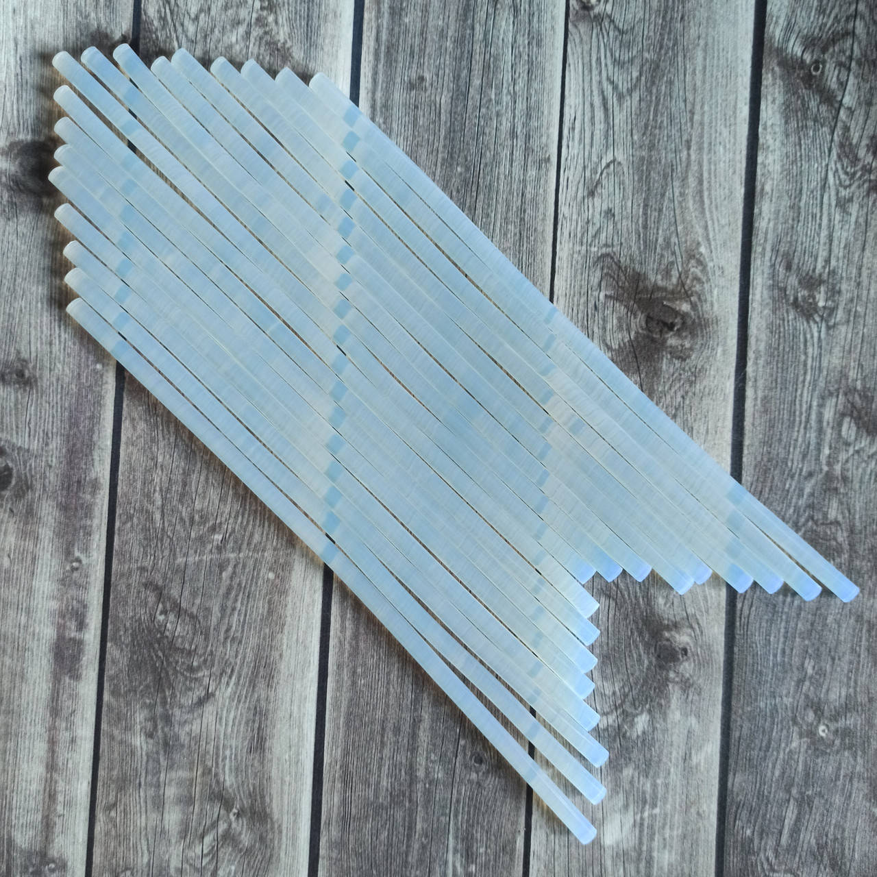 

Клей, стержни для клеевого пистолета Ø7 мм Турция прозрачные