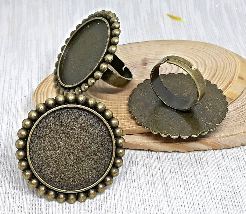 

Основа для кольца Сеттинг круглая Бронза 33 мм под кабошон 25 мм