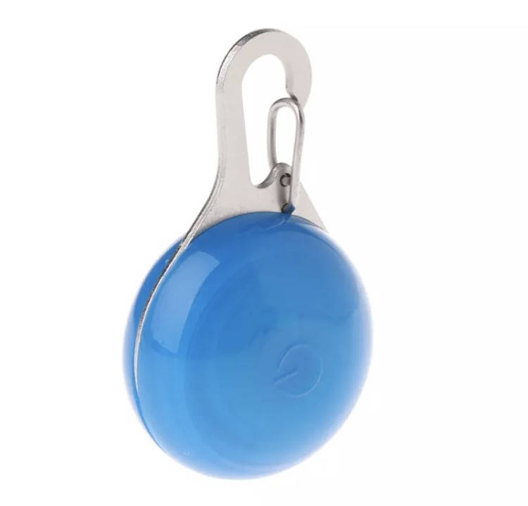 

Светящийся брелок на ошейник для собак или котов, имеет три режима свечения, цвет синий