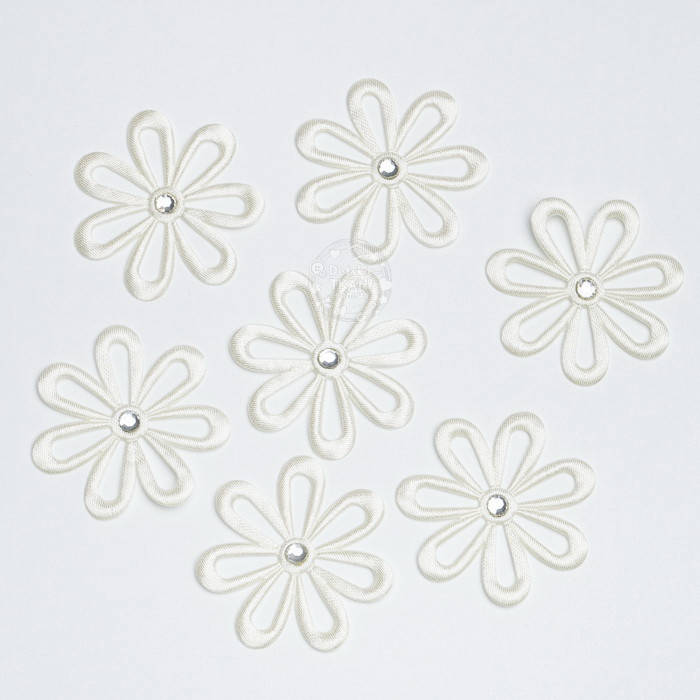 

Декоративные ромашки молочного цвета с бусинкой, размер 3.7 см, Молоко