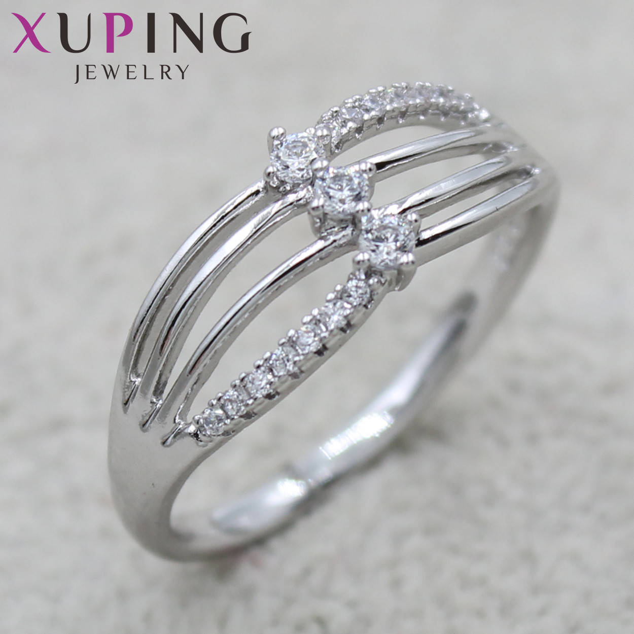 

Кольцо серебристое трёхслойное Xuping Jewelry с цирконием медицинский сплав