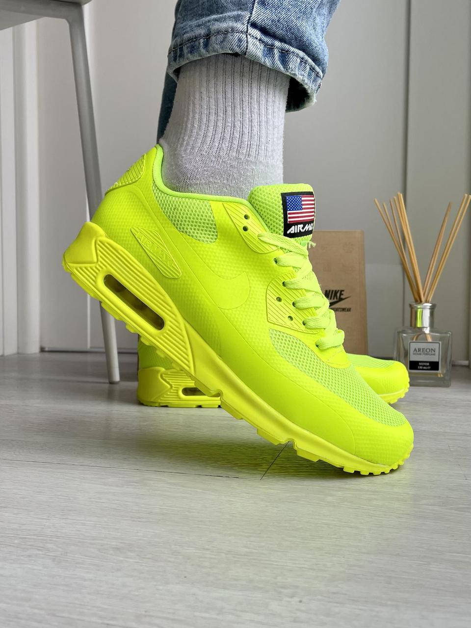 

Яркие кроссовки Nike Air Max 90 (салатовые)
