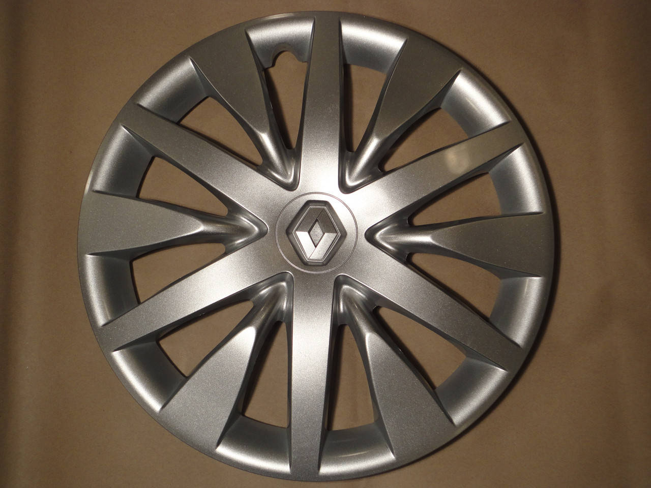 

Оригинальные колпаки на Renault (Рено) R16 / 2014г Оригинал - 403 15 0013R---