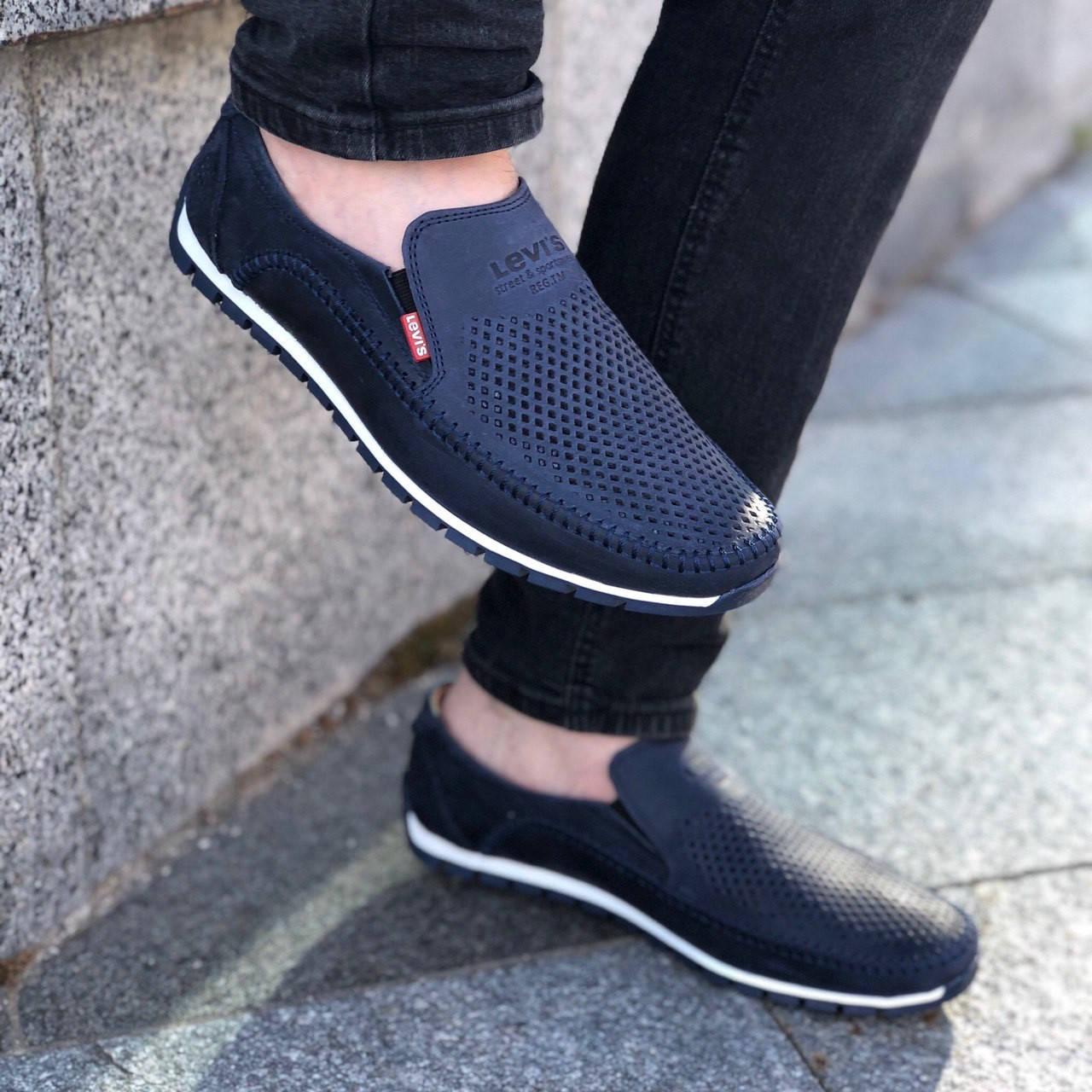 

Кожаные мужские мокасины Levi's синие 41