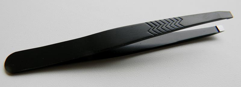 

Пинцет ЭСТЕТ широкий черный ровный