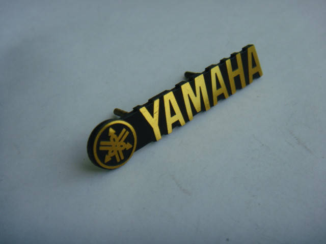 

Шильдик, наклейка, логотип Yamaha 45x10mm на сетку колонки