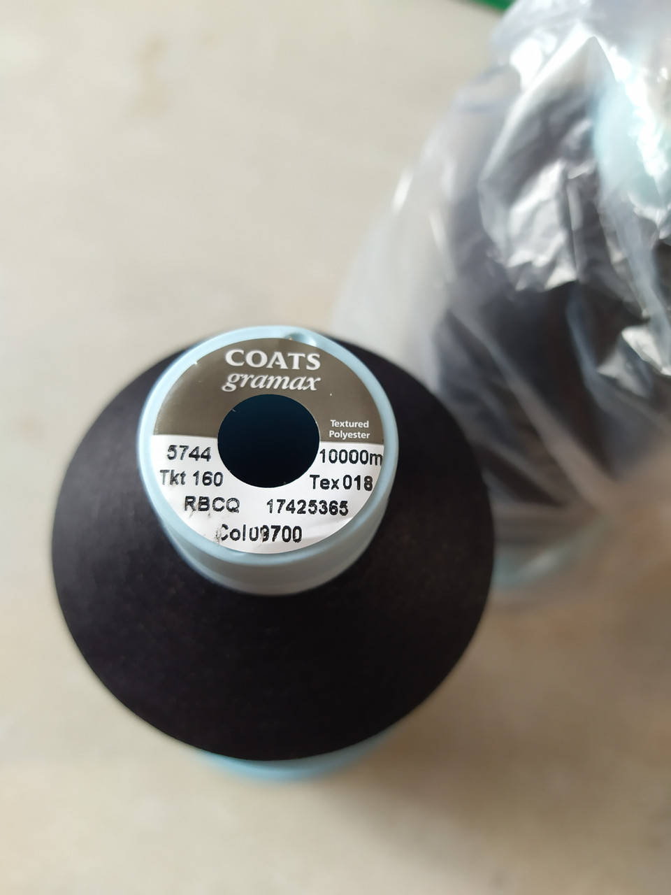 

Нитки текстурированные Coats gramax 160/10000м черный [09700]