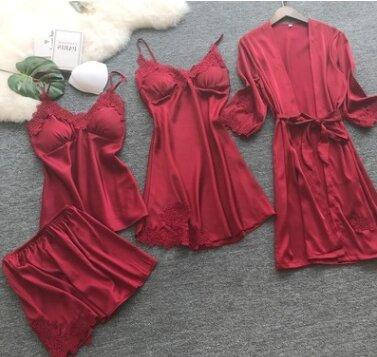 

Халат с пеньюаром, пижамой