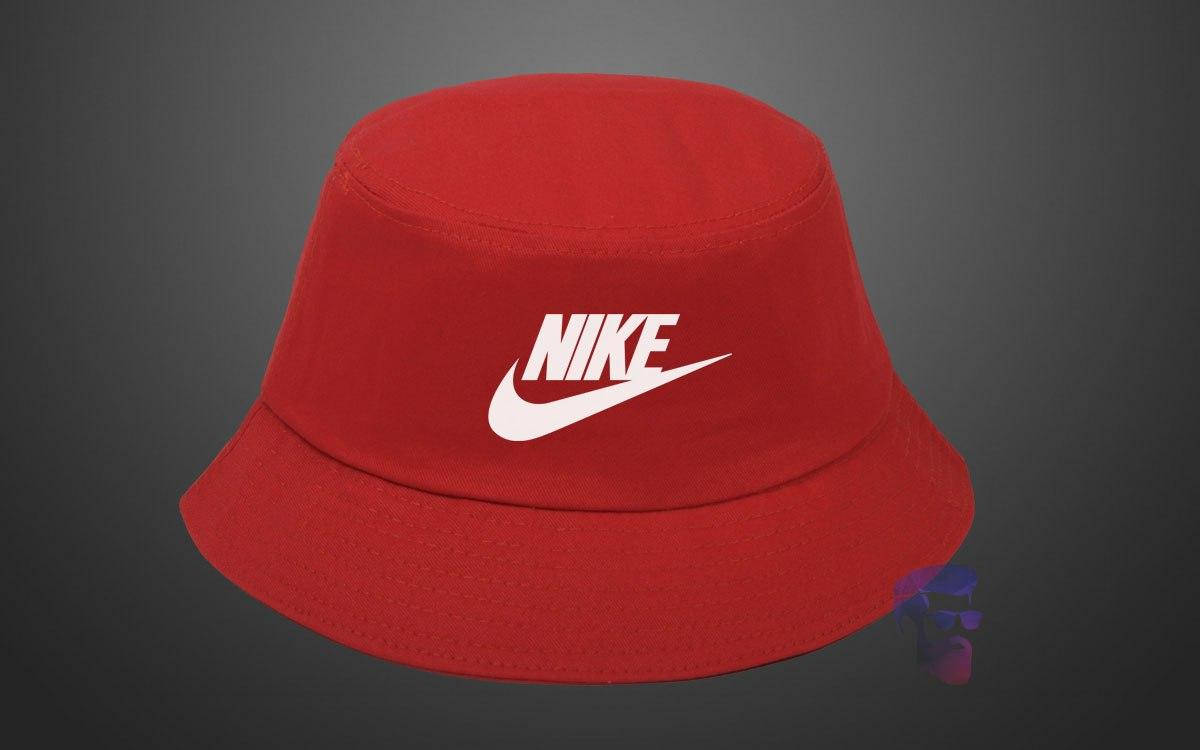 

Популярная красная панама найк