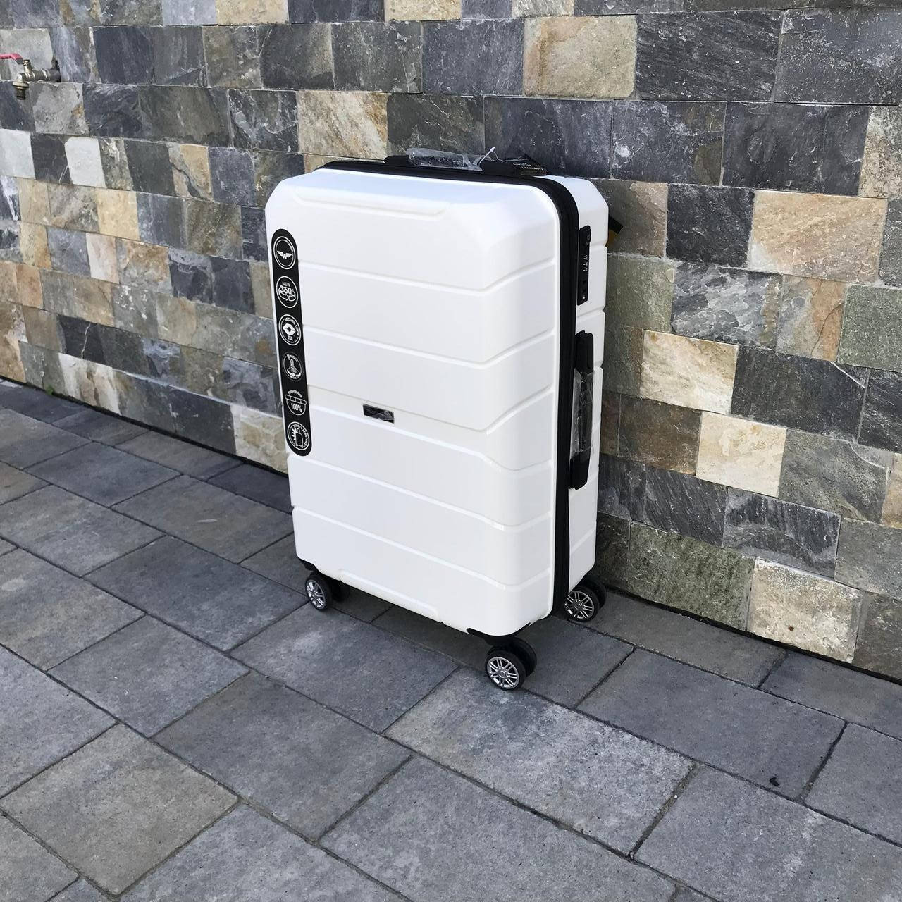 

Чемодан дорожный  из полипропилена Wings PP05 M Белый