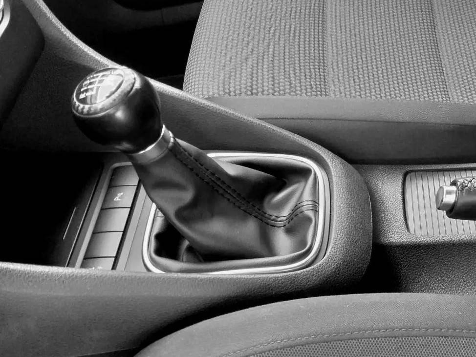 

Чехол ручки кпп Volkswagen Golf 6 2009-2013 / Чехол на кулису Фольксваген Гольф 6