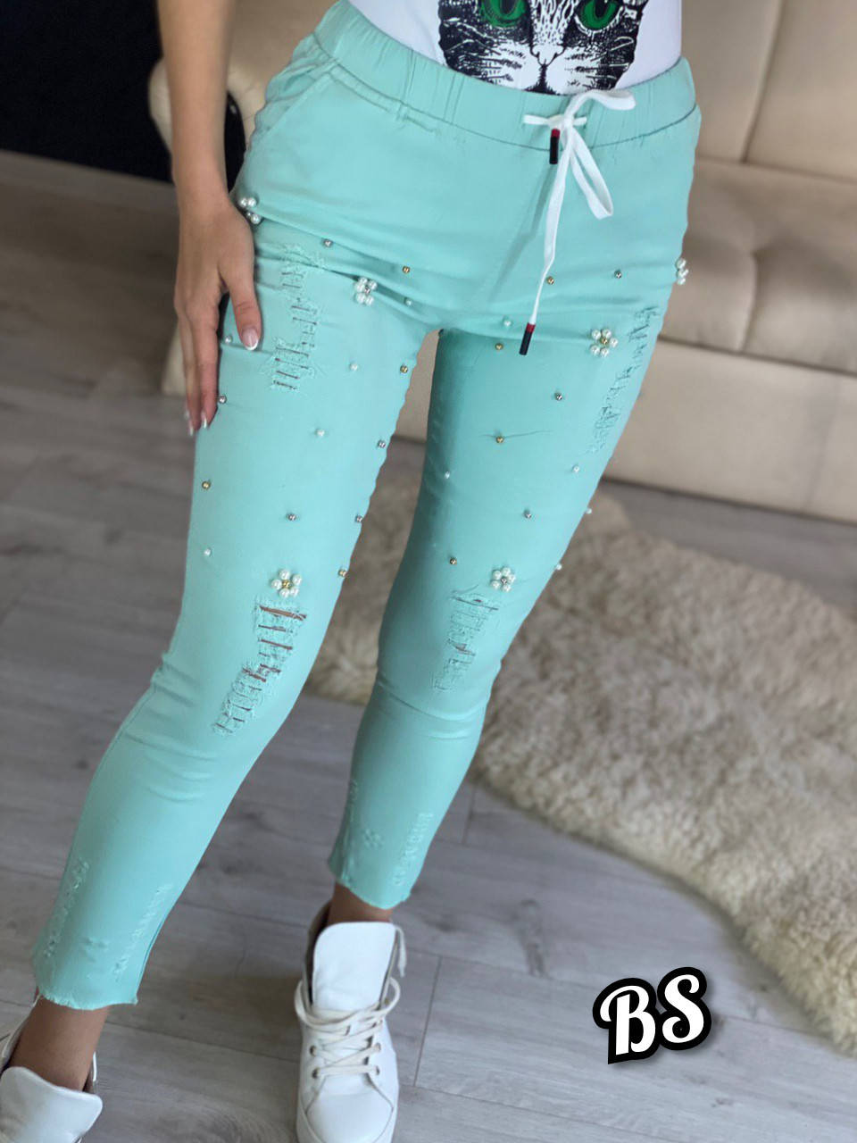 

Женские летние джеггинсы с бусинами