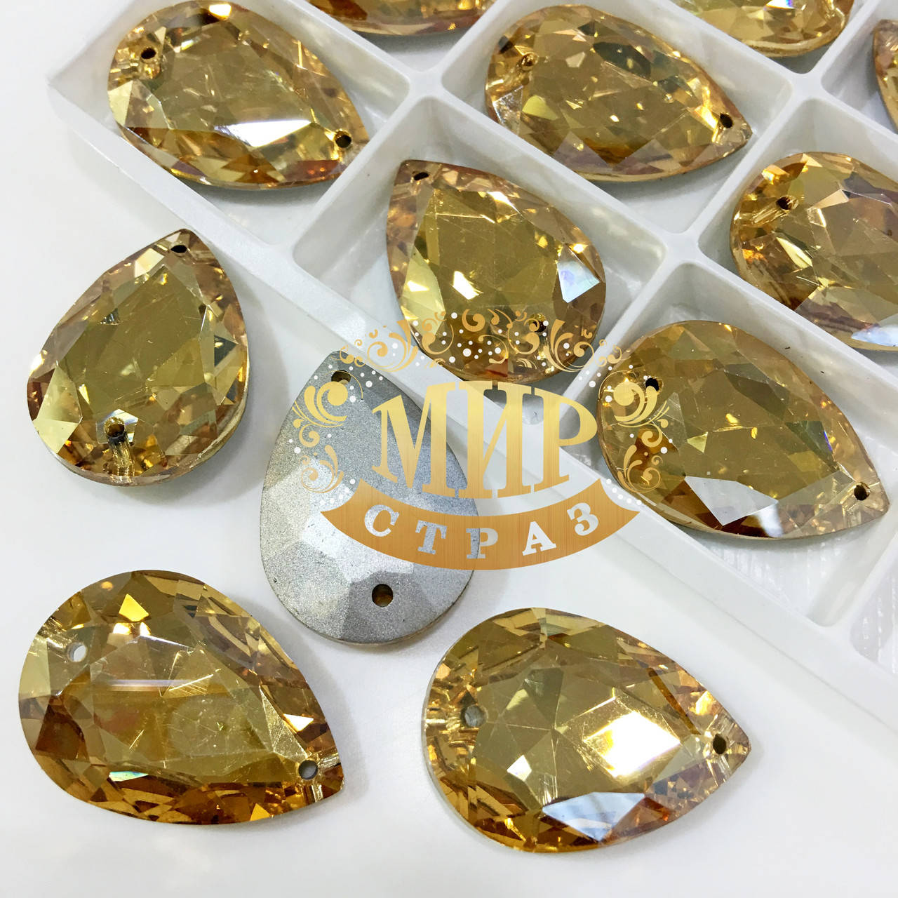 

Пришивные объемные капли 20x30мм Golden Shadow цена за 1шт