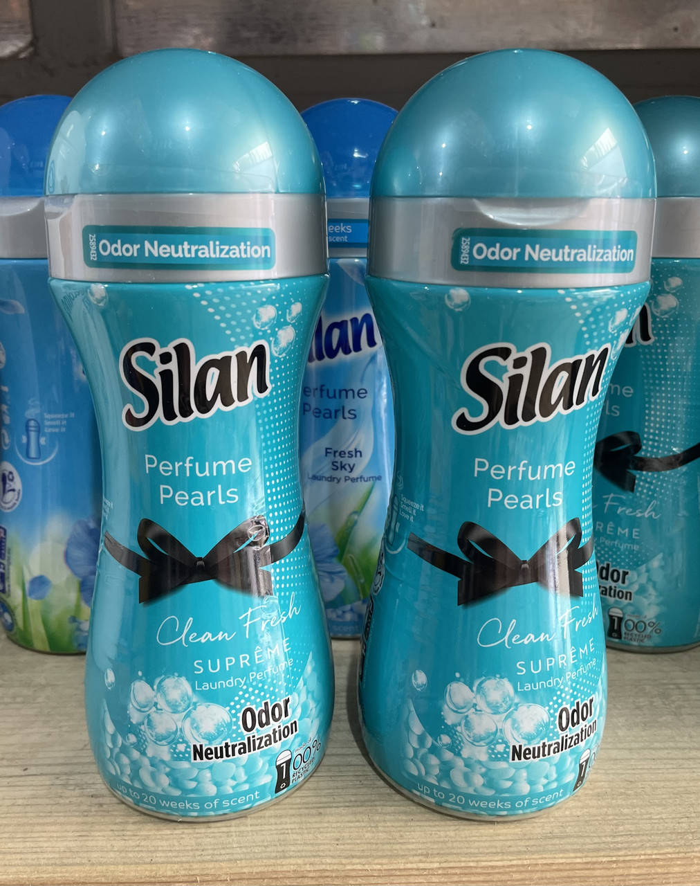 

Концентрований кондиціонер-ополіскувач у гранулах Silan 230 g.