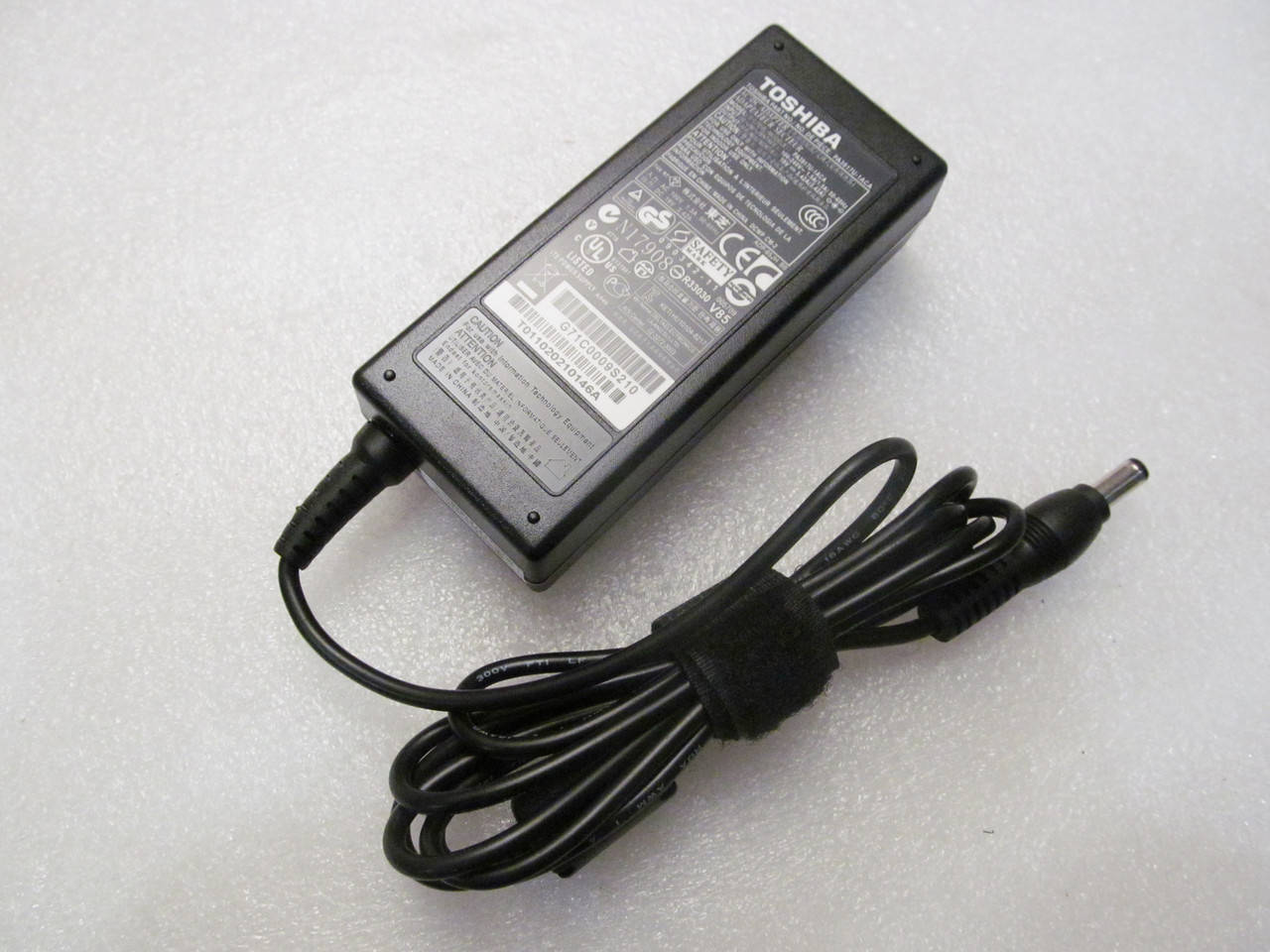 

Блок питания Toshiba 65W PA3917U-1ACA 19V, 3.42A, разъем 5.5/2.5 [3-pin] ОРИГИНАЛЬНЫЙ