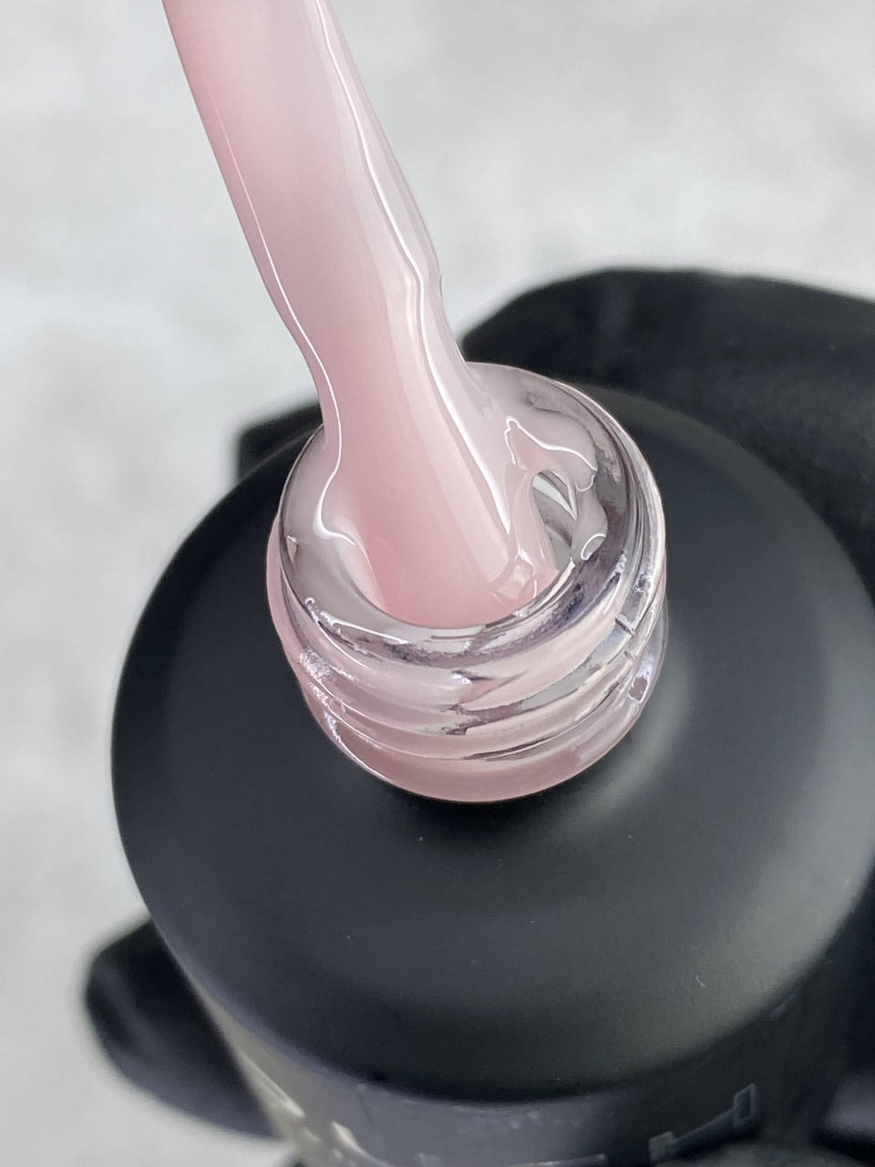 

Камуфлирующая база Touch rosy milk 15 мл для маникюра