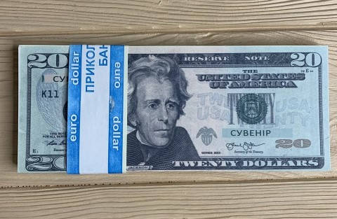 

Сувенирные деньги 20 долларов. Пачка долларов 80 шт.