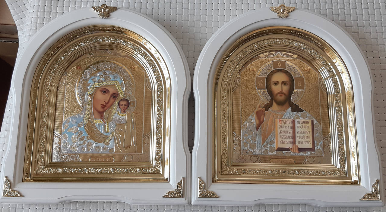 

Икона венчальные Спаситель П.Б.Казанская в белом арочном киоте, размер 26*29см