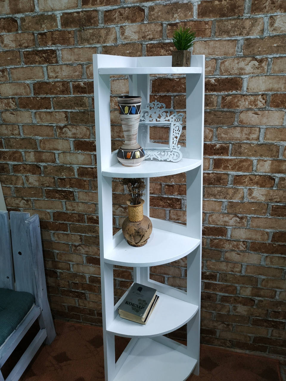 

Стелаж угловой з натурального дерева