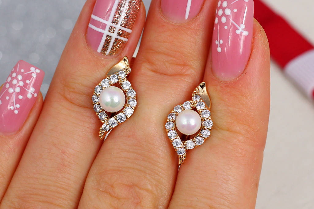 

Серьги Xuping Jewelry с жемчугом 5 мм 2,3 см золотистые