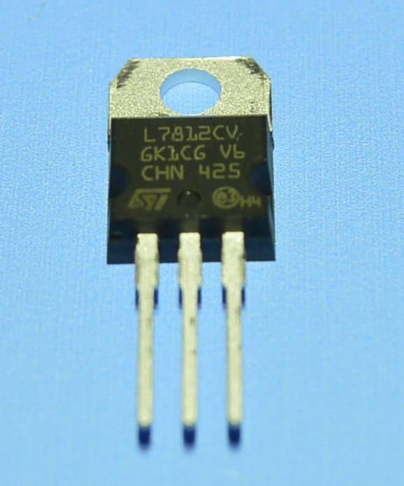 

Микросхема 7812 (L7812CV) (dual) TO-220 STM