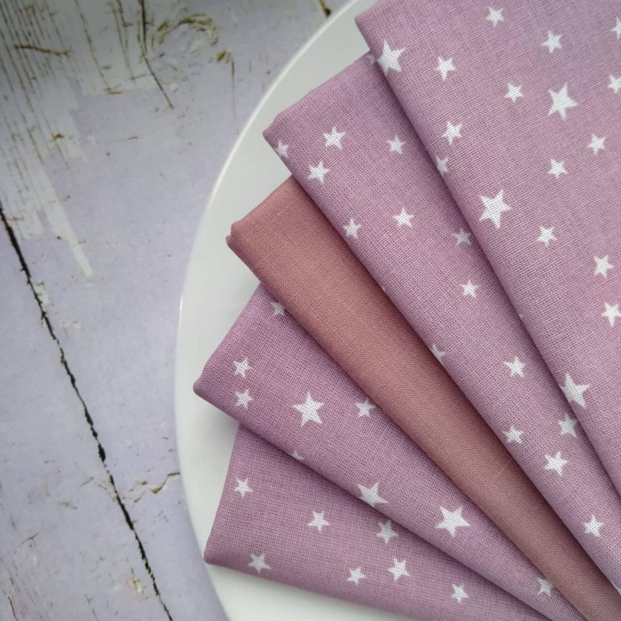 

Ткань хлопок для рукоделия мелкие звездочки пыльно-лиловый