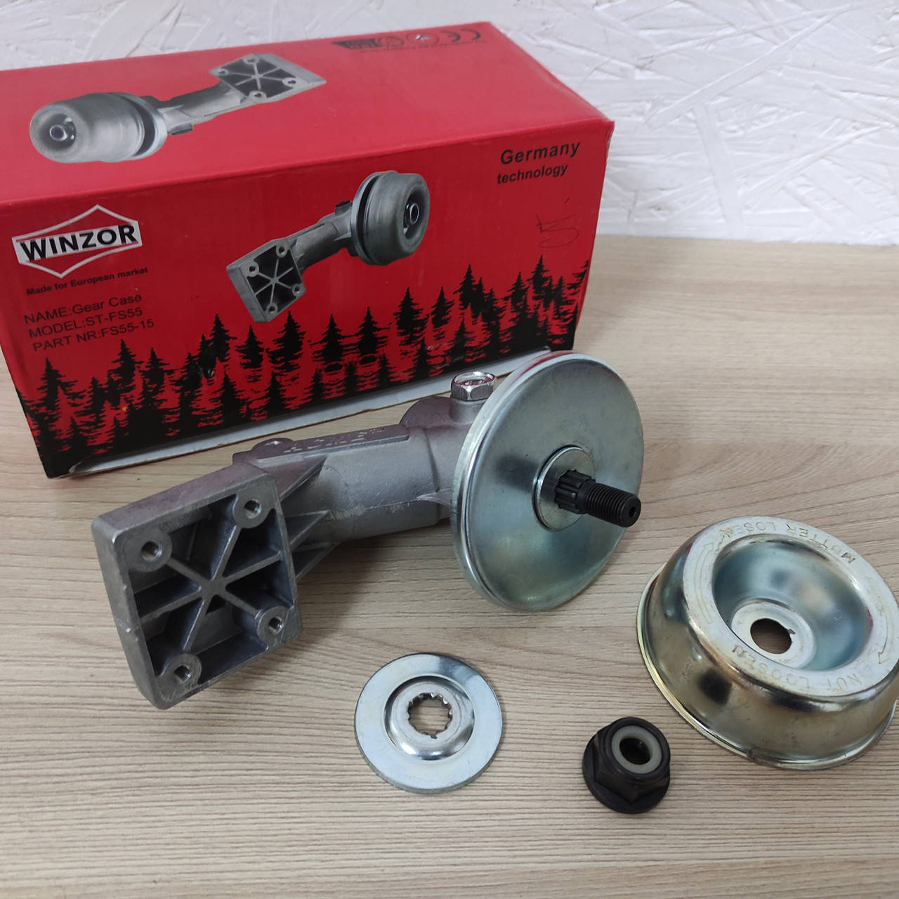 

Редуктор конический старого образца для мотокосы Stihl FS 55