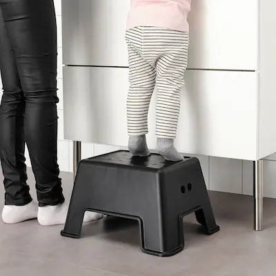 

Табурет со ступенькой IKEA BOLMEN пластик Черный (505.081.81)