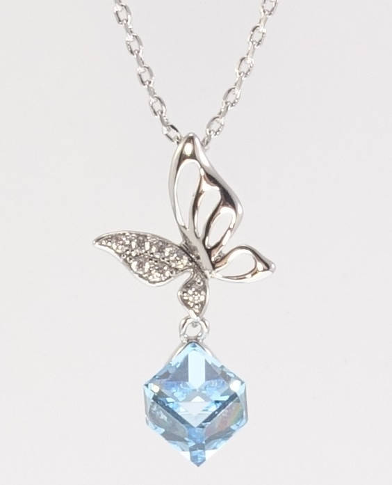 

Кулон Xuping Родий с кр-ми Swarovski на цепочке "Бабочка с кристальным кубом Aquamarine" длина 38,5-43,5см