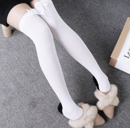 

Чулки белые с бантом