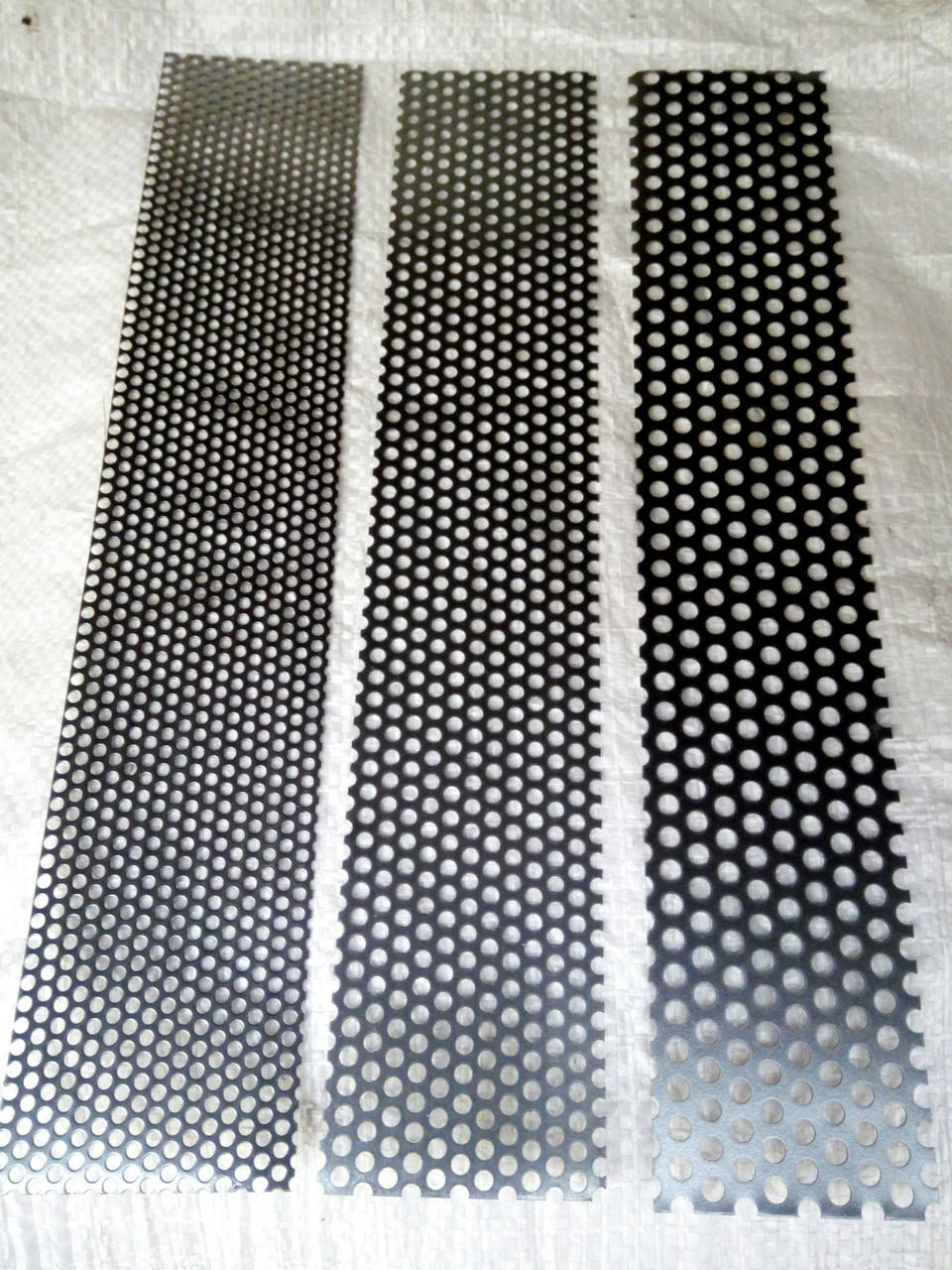 

Сетки для зернодробилок длинные 670•67