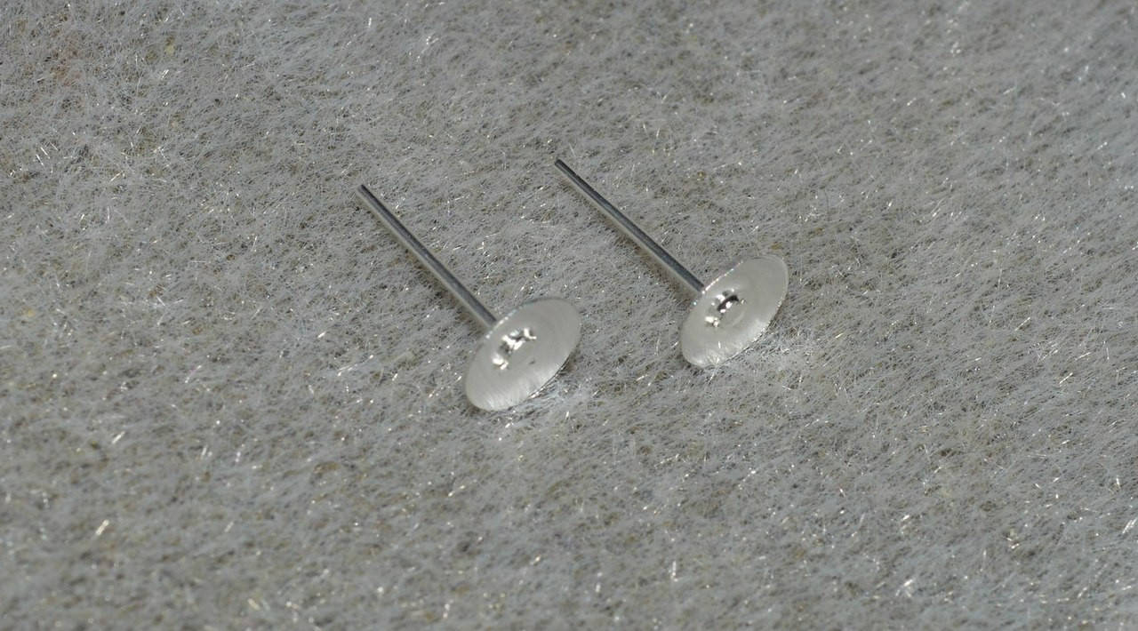 

Заготовки для сережек. гвоздики