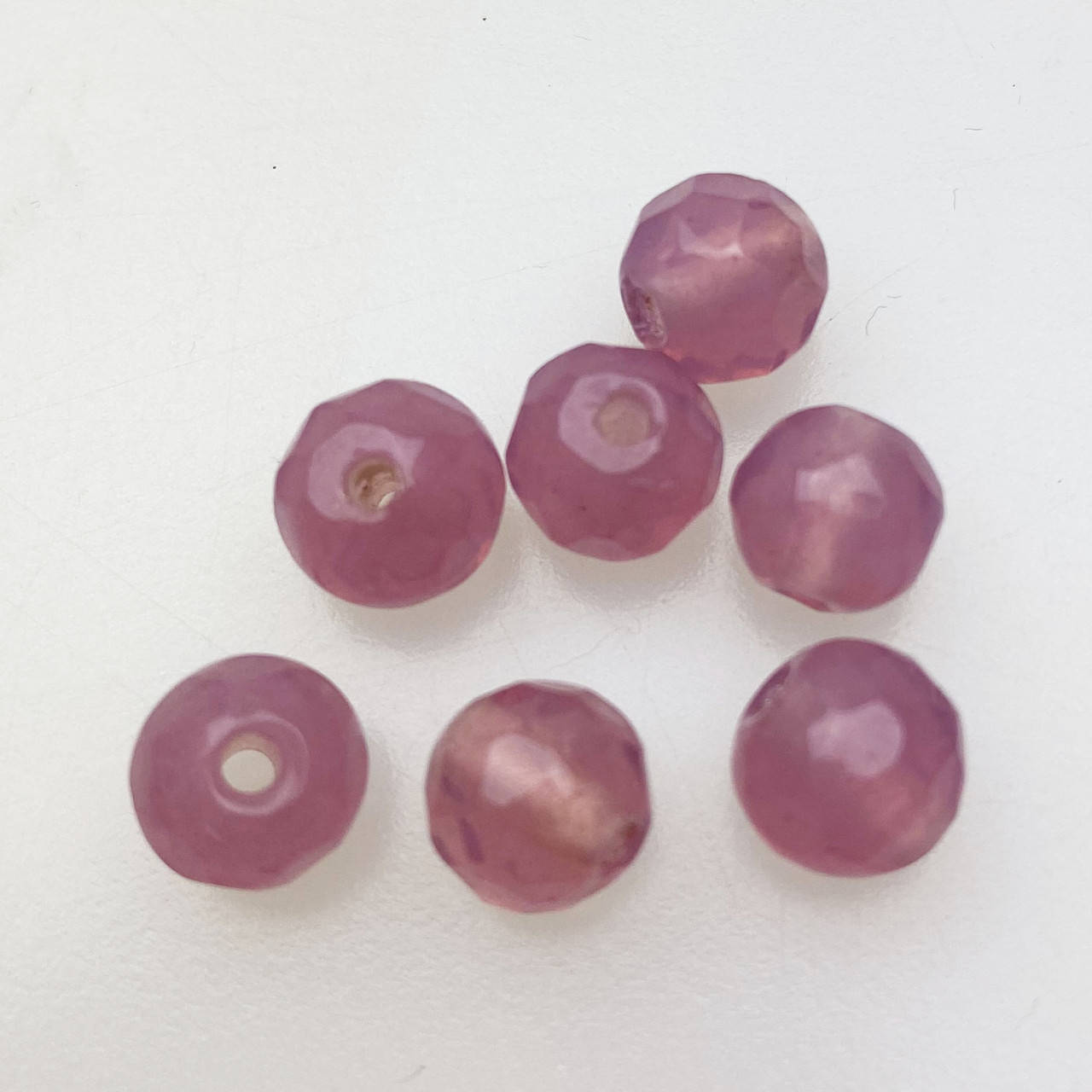 

Намистина кругла фіолетова з гранями 8 мм