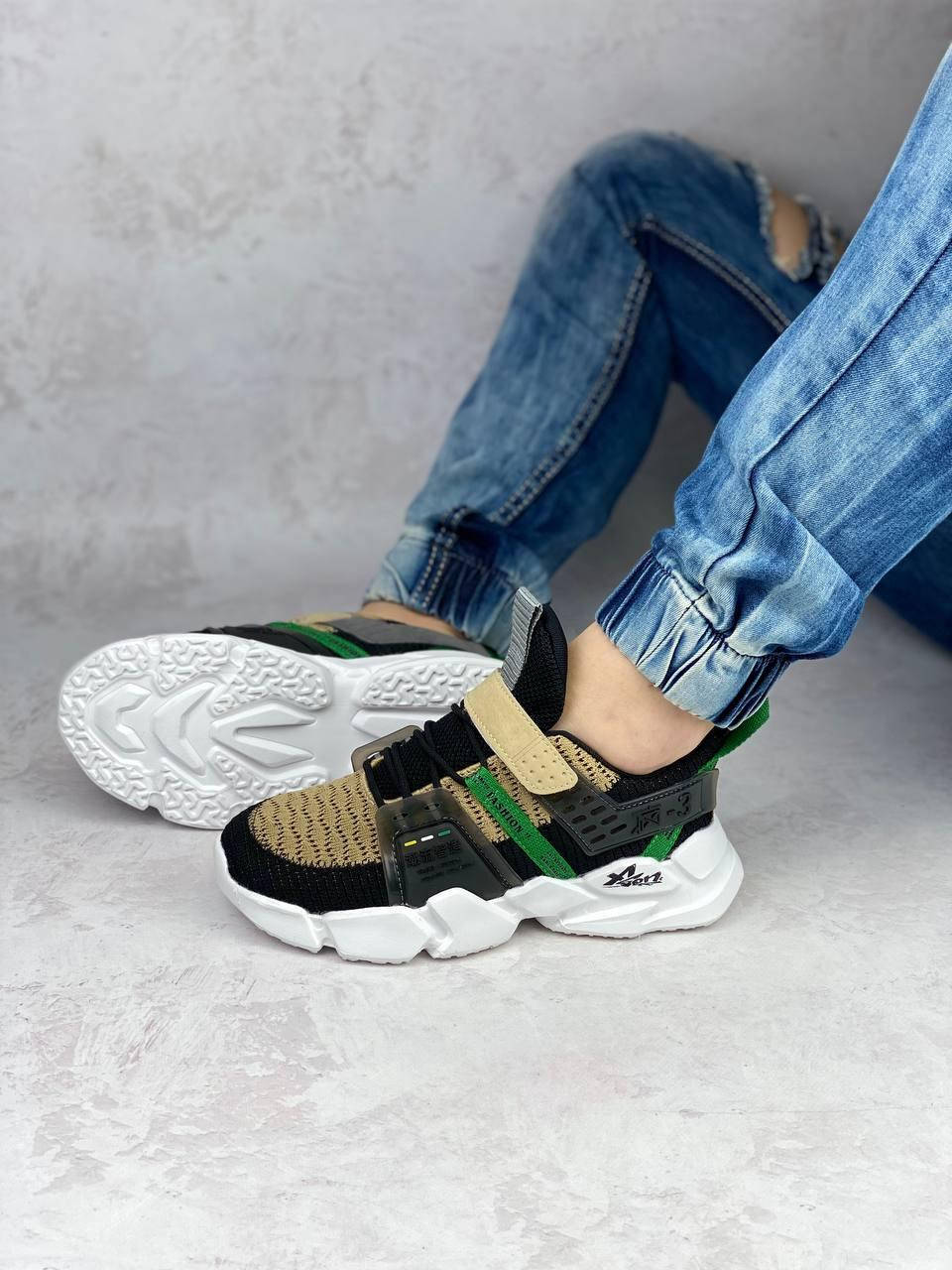 

Подростковые стильные кроссовки 36