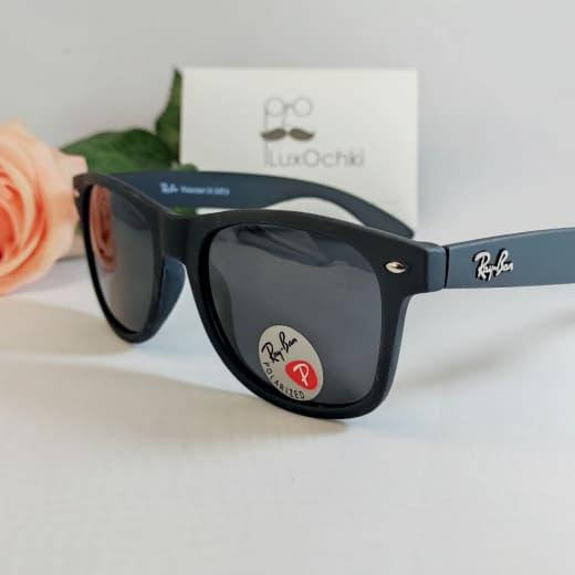 

Очки Ray Ban Wayfarer поляризованные в матовой оправе, Черный
