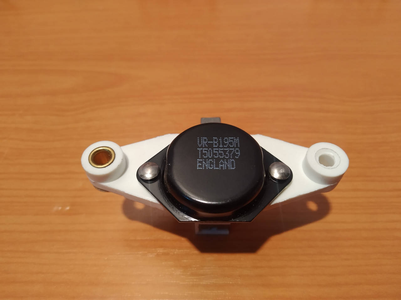 

Регулятор генератора реле зарядки ( шоколадка) Фольксваген Ауди Форд БМВ Фиат Мерседес Сеат