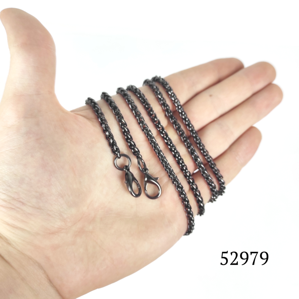 

Цепочка металлическая на карабинах, черный никель