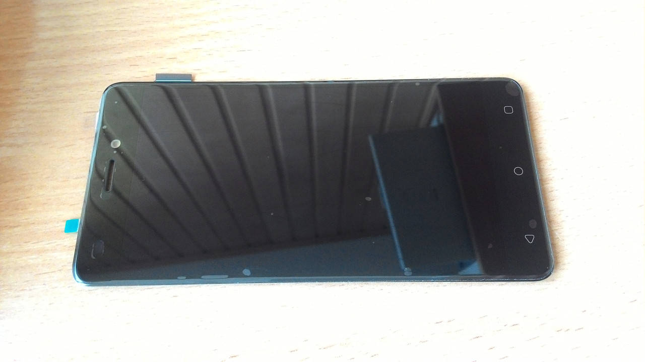 

Дисплей с сенсором Nomi i5011 EVO M1 оригинал есть царапины, Черный