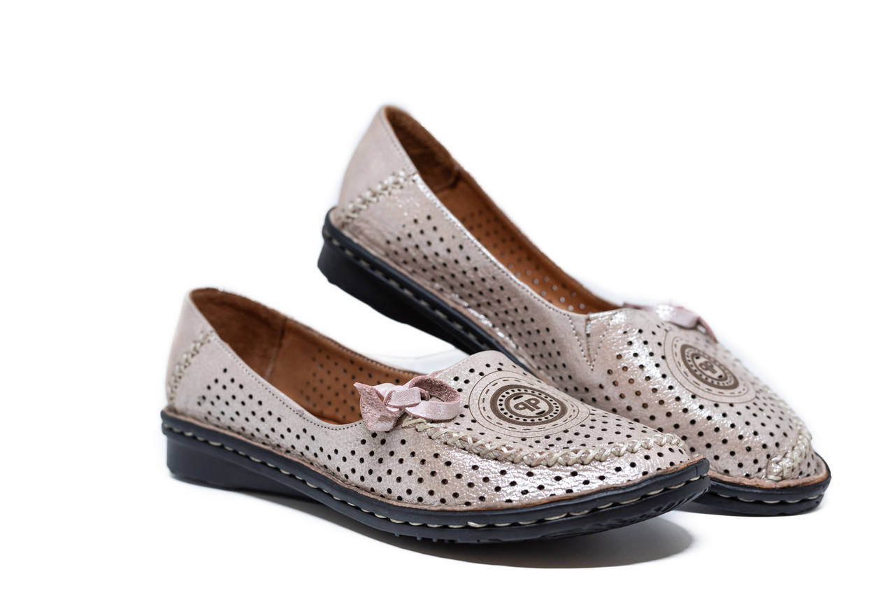 

Женcкие балетки с перфорацией Botti Gelo 38