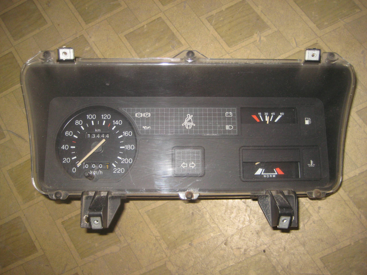 

Панель приборов Форд Сиерра Ford Sierra