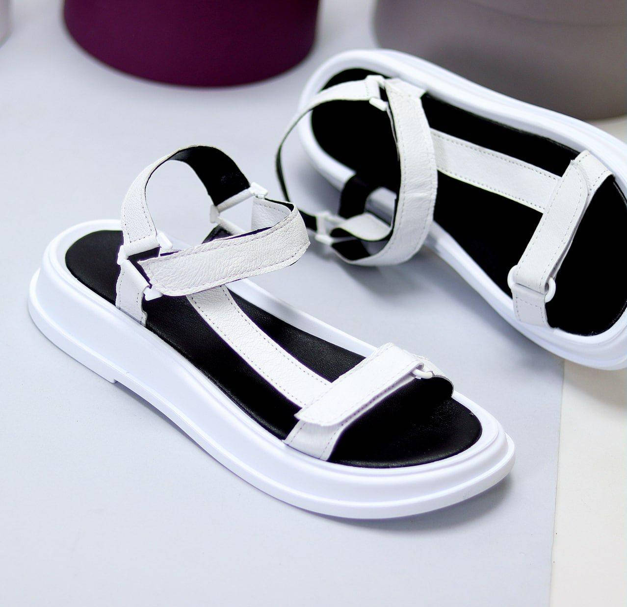 

Женские босоножки открытые летние молодежные белые натуральная кожа