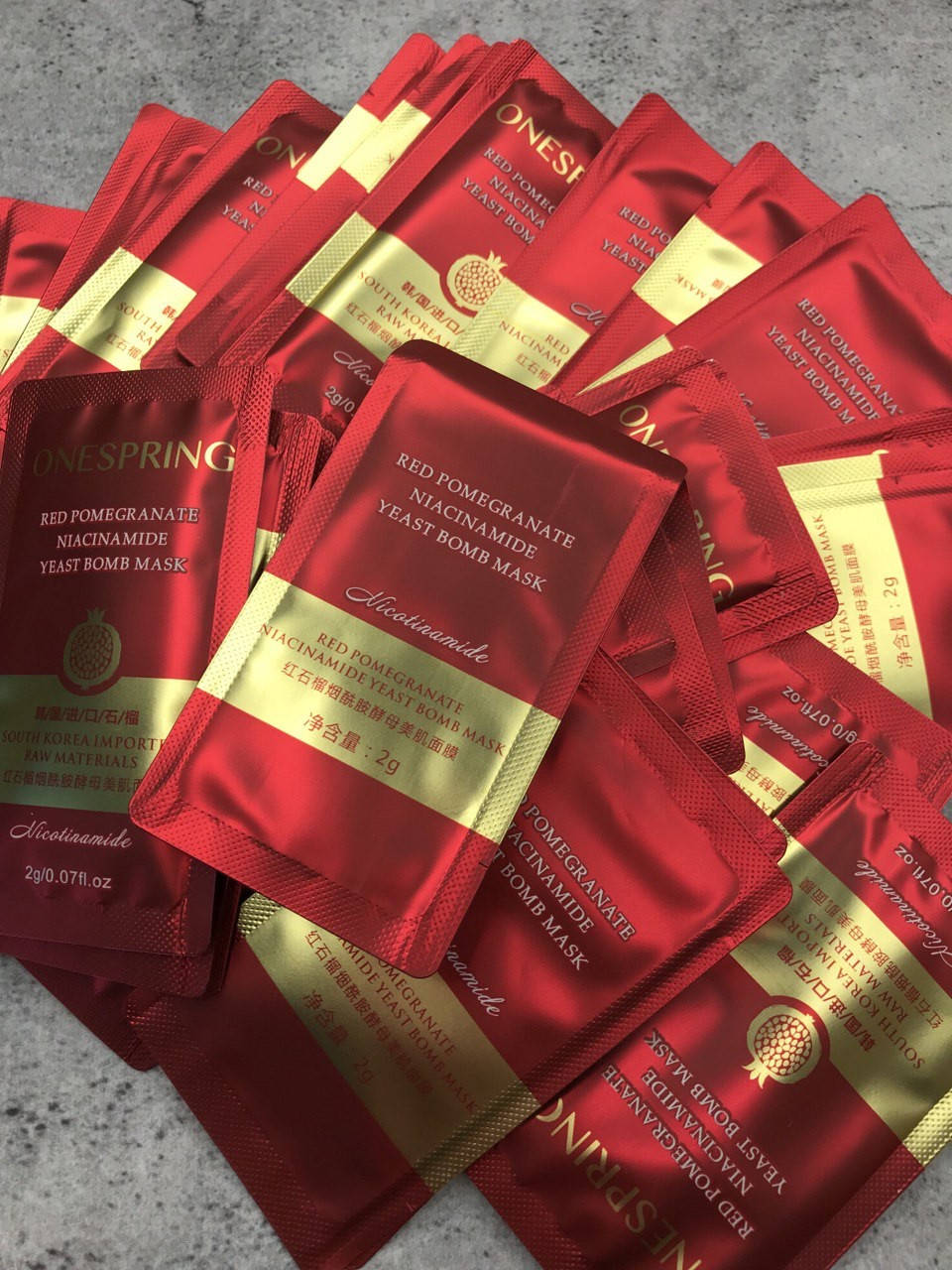 

Нічна маска One Spring Red Pomegrane 2 g з екстрактом граната (1 штука )