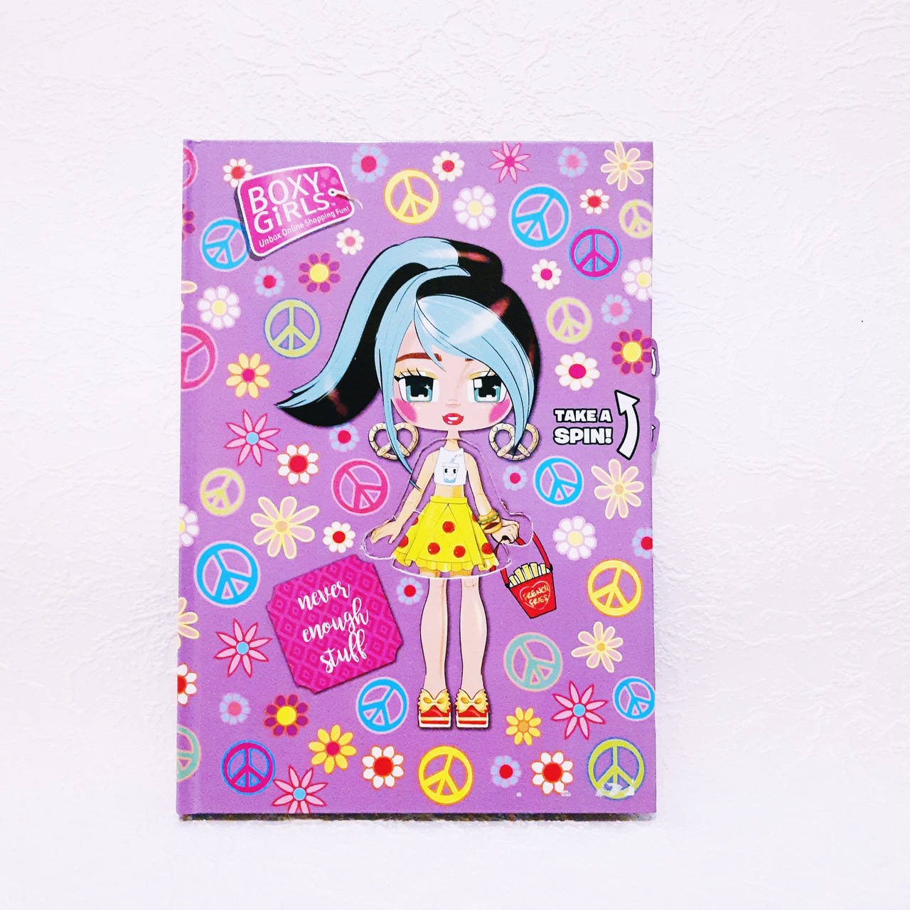 

Блокнот детский Boxy Girls со сменными платьями 80 листов в линию арт. 1238-3