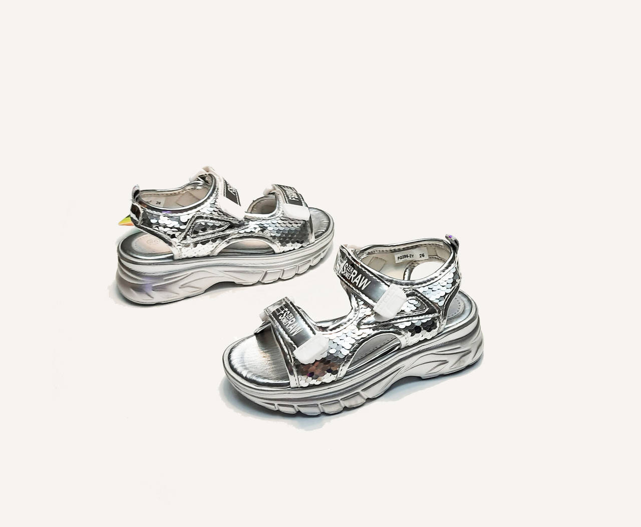 

Детские босоножки 26 27 28 29 30 31 для девочки серебристые серые с пайетками 29, Серебристий