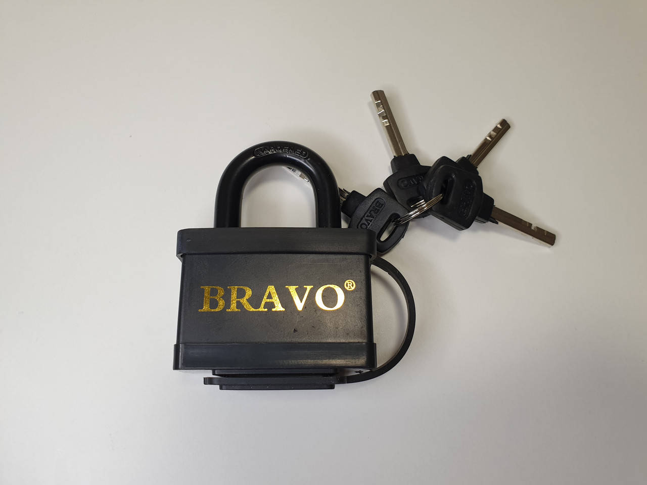 

Замок навесной влагозащищенный в блистере BRAVO PLASTIC COAT 50мм