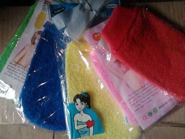 

Мочалка массажная варежка жесткая для мытья и массажа тела "Glove Towel" Цвета в ассортименте, Разные цвета