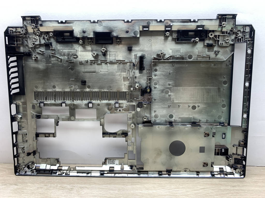 

Lenovo Ideapad B50-30, B50-45, B50-70 Корпус D (нижняя часть корпуса) нов