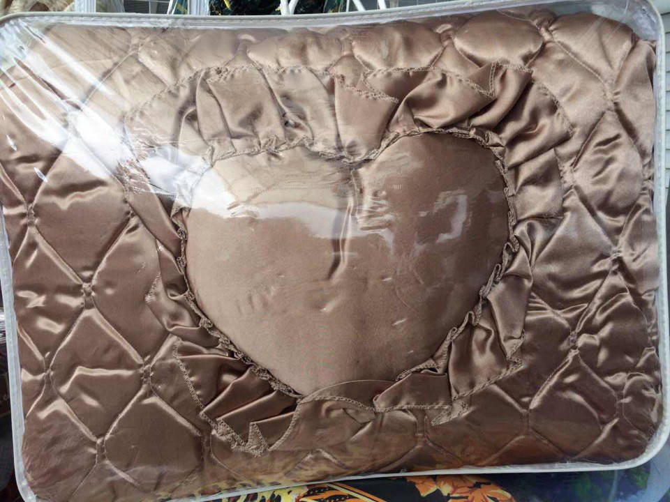 Атласное покрывало "Шаде" цвета капучино, Разные цвета